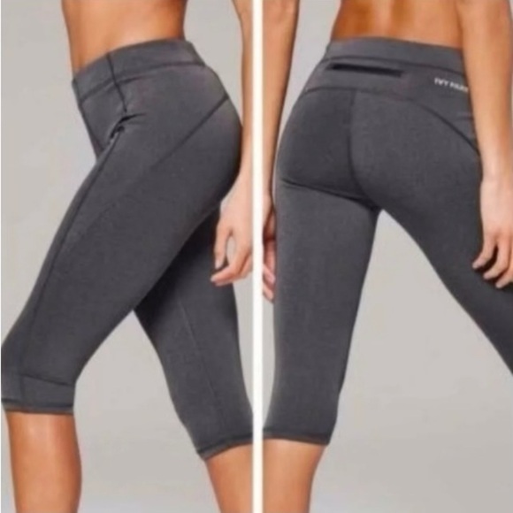 NWT Ivy Park Sculpted Crop Mid Rise Capri Leggings Size XS - Picture 1 of 16